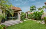 Bangunan 2 Niche Villas by TropicLook