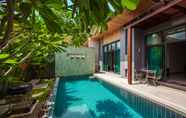 Kolam Renang 2 Onyx Villas by TropicLook