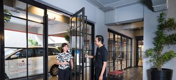 Lobby 2 Maple Hotel Grogol