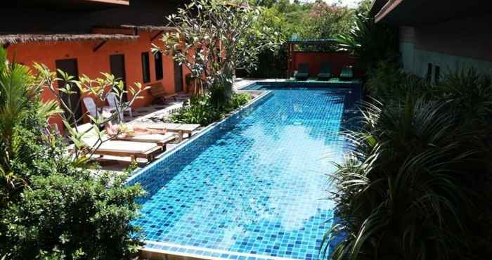 Swimming Pool 2 Home Resort