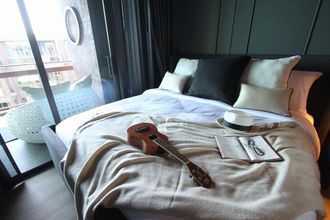 침실 4 Saturdays Residence by Brown Starling