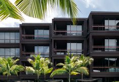 외관 7 Saturdays Residence by Brown Starling