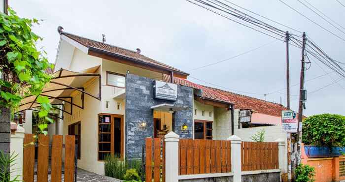 Bên ngoài Homestay Ndalem Timoho 