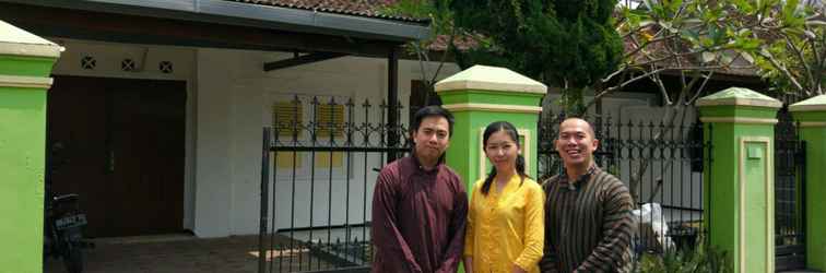 Lobby Rumah Larasati ( Dormitory Style Bed for Backpacker in Malang )