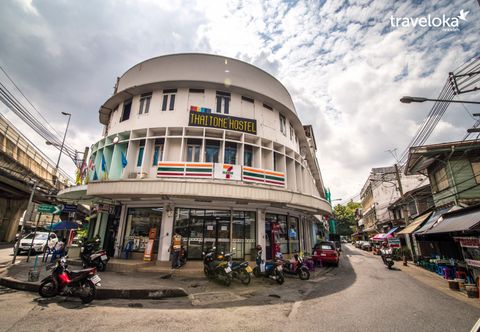 Exterior Zee Thai Hostel