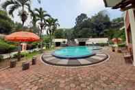 Swimming Pool Pramesthi Hotel Puncak