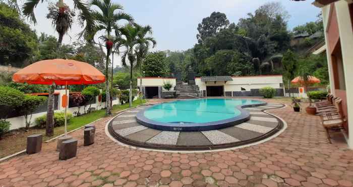 Swimming Pool Pramesthi Hotel Puncak