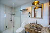 In-room Bathroom Dory Hotel Hoi An