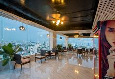 Quầy bar, cafe và phòng lounge 2 Crystal Hotel