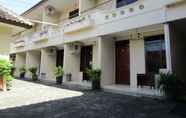 Exterior 2 Hotel Family Syariah 1