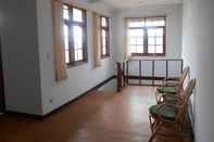 Ruang untuk Umum Rumah Syariah & Kolam Renang Bugenville  Guesthouse