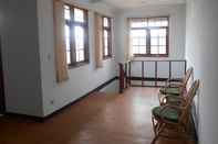 Common Space Rumah Syariah & Kolam Renang Bugenville  Guesthouse