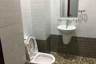 Toilet Kamar Van An 2 Hotel Tuy Hoa