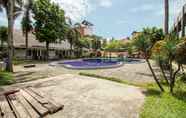 Swimming Pool 6 OYO 370 Hotel Sofia Pangandaran