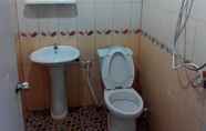 ห้องน้ำภายในห้อง 5 Tippawan Resort