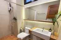 Toilet Kamar Mini House Aonang Hotel (SHA Plus+)
