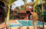 Kolam Renang 2 Golden Teak Home and Resort