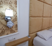 Kamar Tidur 4 Griya Limasan Hotel