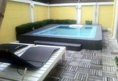 สระว่ายน้ำ 5 T Series Place Serviced Apartment