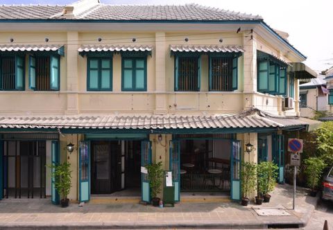 Exterior Neighbor Phuthon
