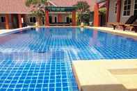 Swimming Pool Benwadee Resort