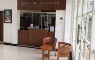 Lobi 5 Granada Syariah Guest House