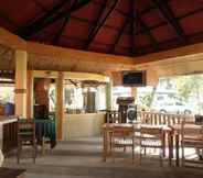 Lobi 7 Melrose Beach Resort