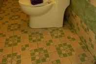 Toilet Kamar Lanta A&J Klong Khong Beach