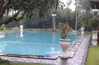 Swimming Pool Villa Puncak Resort by DCM