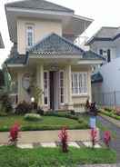 EXTERIOR_BUILDING Villa Puncak Resort by DCM