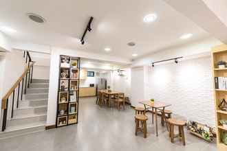 Sảnh chờ 4 Naratel Hostel Bangkok