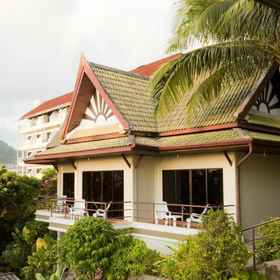 Baan Nitra Guesthouse 1, Hotel RIM TA LAY SEAFOOD NAI YANG BEACH