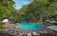 Swimming Pool 7 Woodlands Hotel & Resort