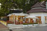 Bar, Cafe and Lounge Woodlands Hotel & Resort