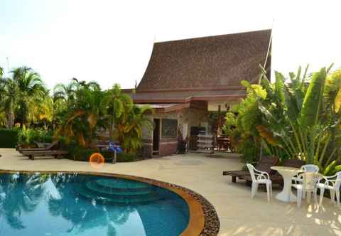 Swimming Pool Yuwadee Resort