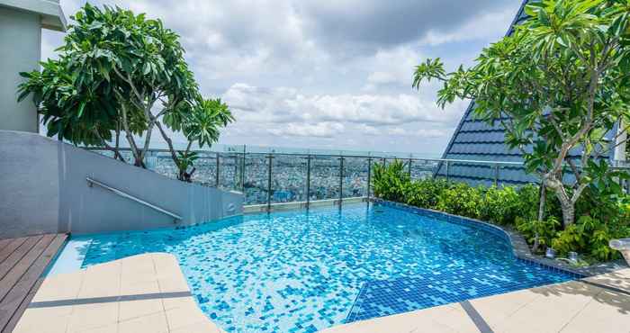 Swimming Pool Cozy Modern Apartment