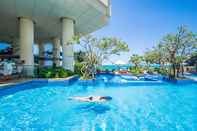 Swimming Pool Deluxe Seaview Costa Apartment