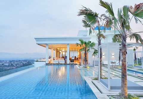 สระว่ายน้ำ Art Deco Luxury Hotel & Residence