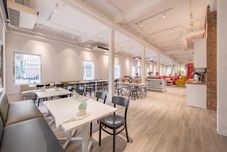 레스토랑 Nornyaowarat Hotel