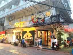 Nornyaowarat Hotel, THB 560.00