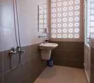 In-room Bathroom 4 Classy Villa Near by Da Nang Beach