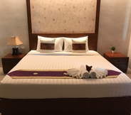 Kamar Tidur 6 Tipparika Riverview Hotel