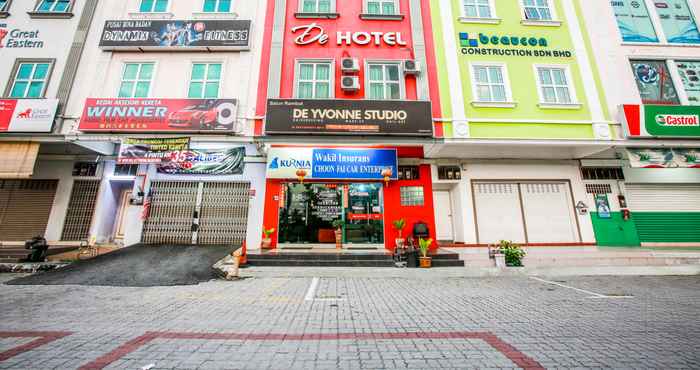 Bangunan OYO 89332 De Hotel