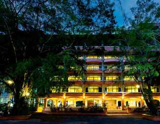 Exterior 2 Chateau in The Forest Hotel