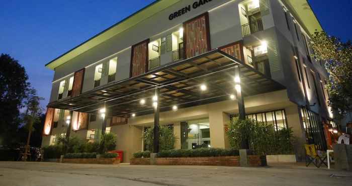 ภายนอกอาคาร Green Garden Place