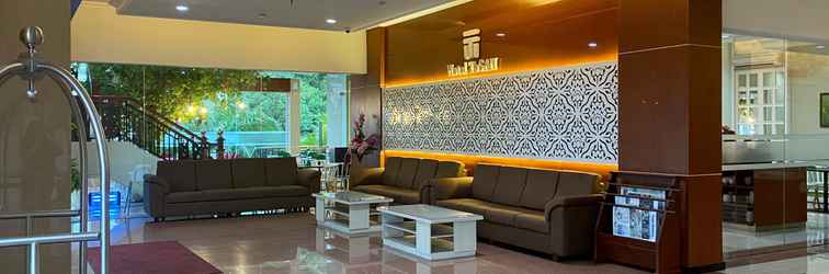 Lobby Hotel Tosan Solo Baru