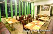 Restaurant 6 Green Batara Hotel