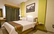 Bedroom 6 De Batara Hotel
