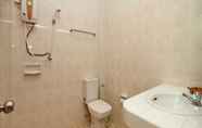 Toilet Kamar 3 Simon Place