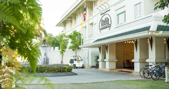 Luar Bangunan KALANAN Riverside Resort